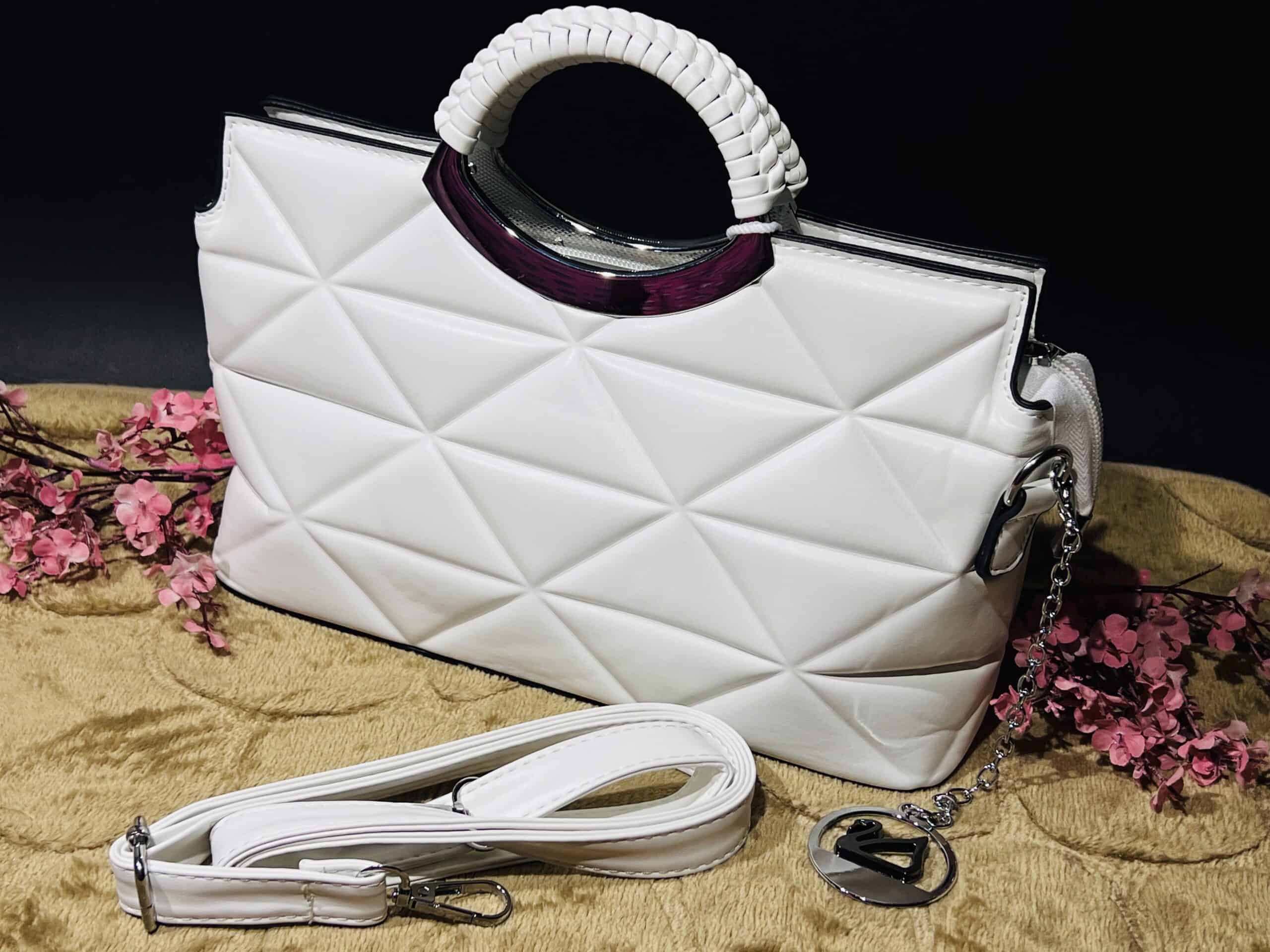 WHITE-HANDBAG Quilted Handbag