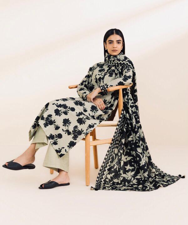 SAPPPHIRE-PRINTED-KHADDAR-2-PIECE-SUIT (23)