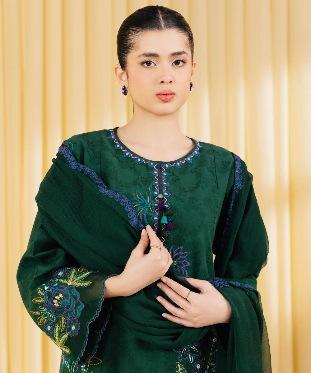 sapphire-3piece-embroidered-lawn jacaurd-suit (1) 0U3PEST25V36