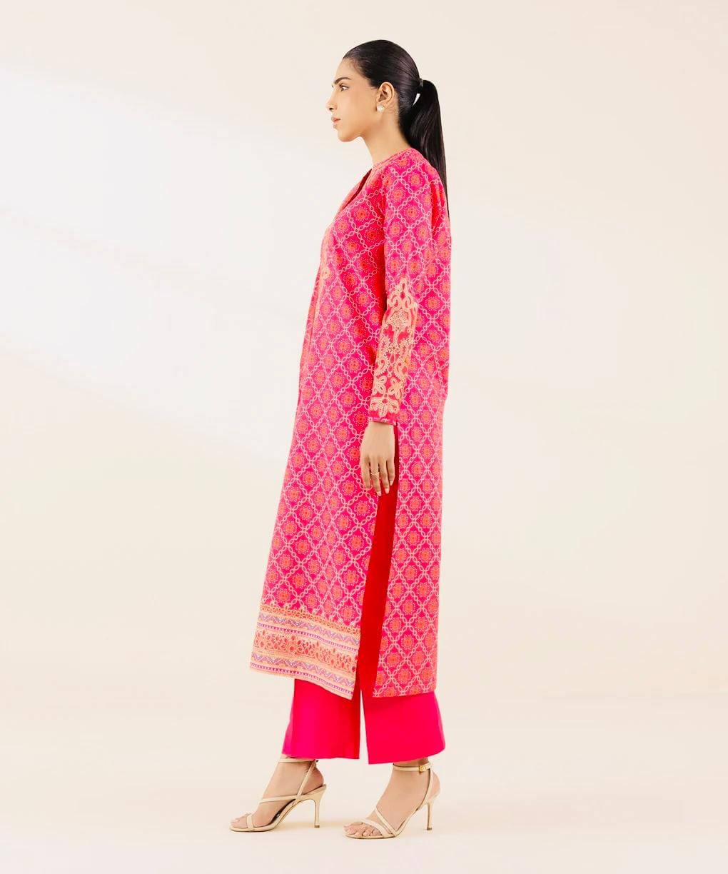 sapphire-3piece-embroidered-lawn-suit (2)